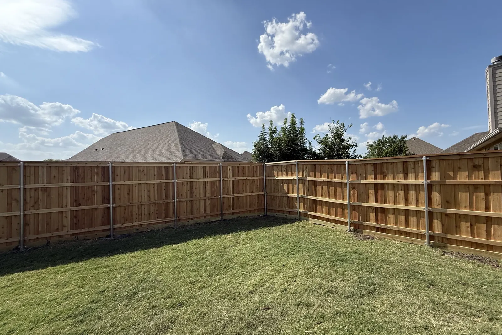 New cedar privacy fence installation in Prosper, TX